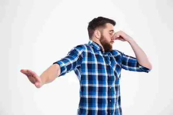 Help!! I Love My Girlfriend, But Her Body Odour Could Not Allow Me Get Close To Her